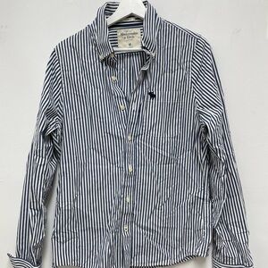 Abercrombie & Fitch Men's Navy and White Striped Shirt Size M